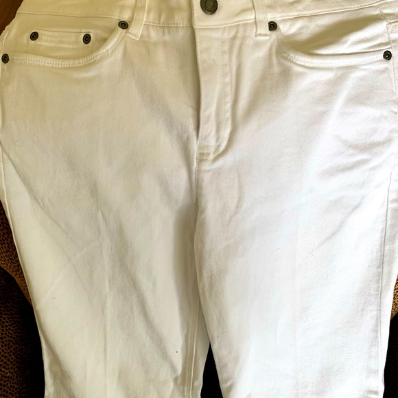 Like brand new stretch white denim Jones of New York jeans. - Picture 4 of 4